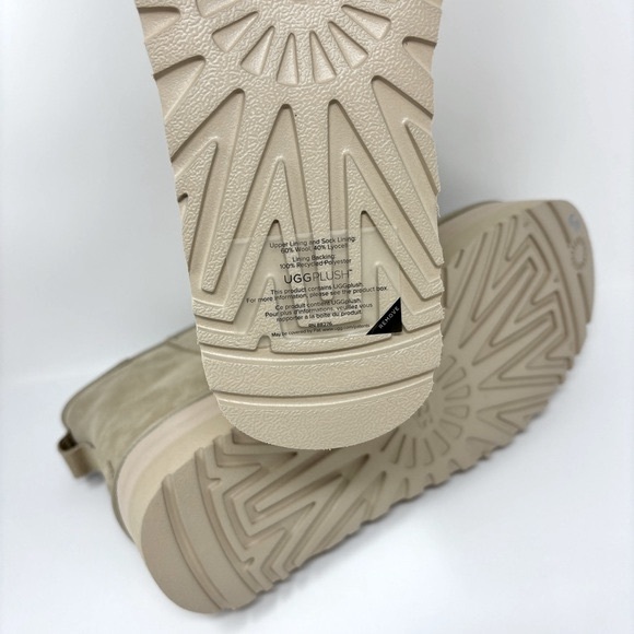 NWT UGG Classic Mini Platform Boots in Mustard Seed - 10 - Picture 8 of 11